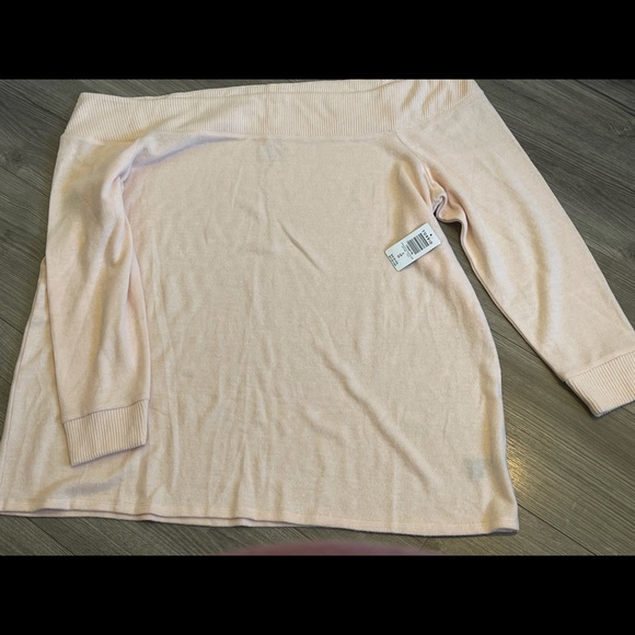 NWT Torrid size 4 Super Soft Plush Light Pink Off Shoulder Sweatshir - Picture 5 of 6